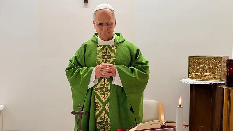 El papa León XIV dio misa y se muestran las primeras imágenes tras su operación por cáncer de pulmón